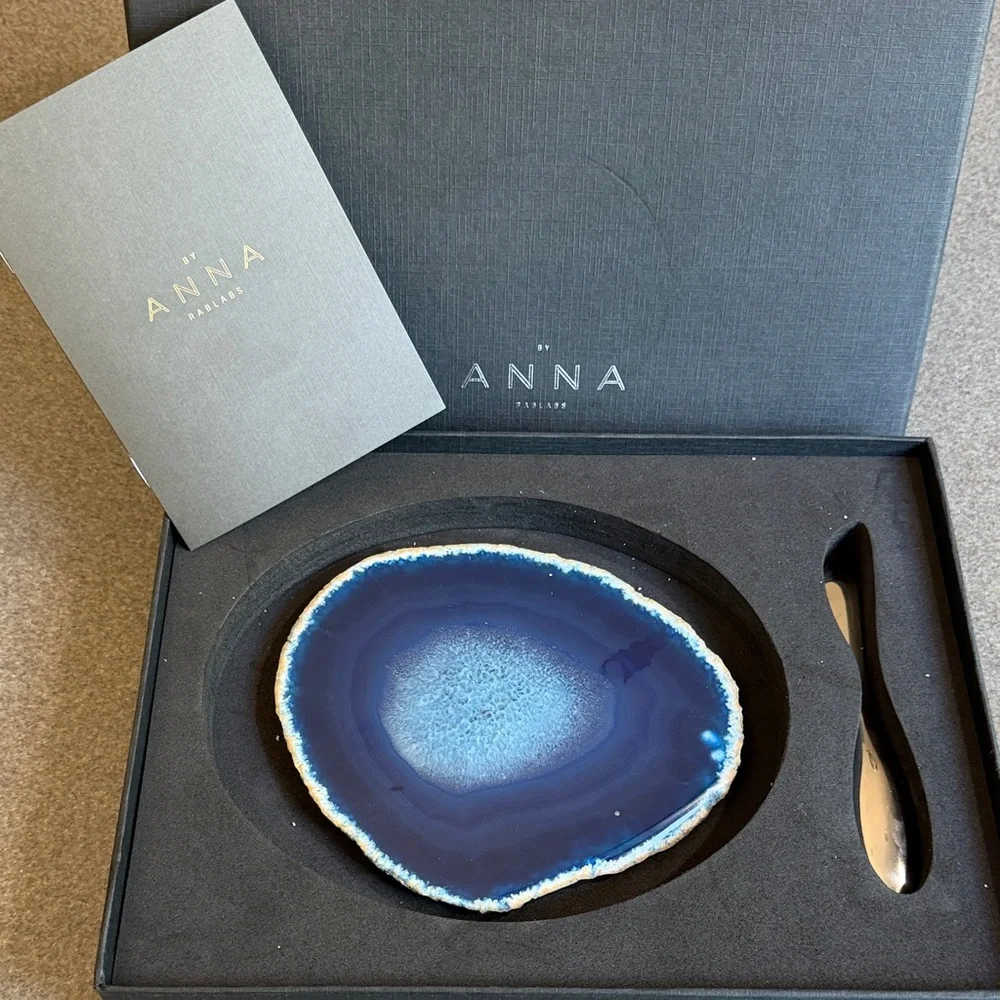 Anna Blue Agate Cheeseboard with Matching Spreader